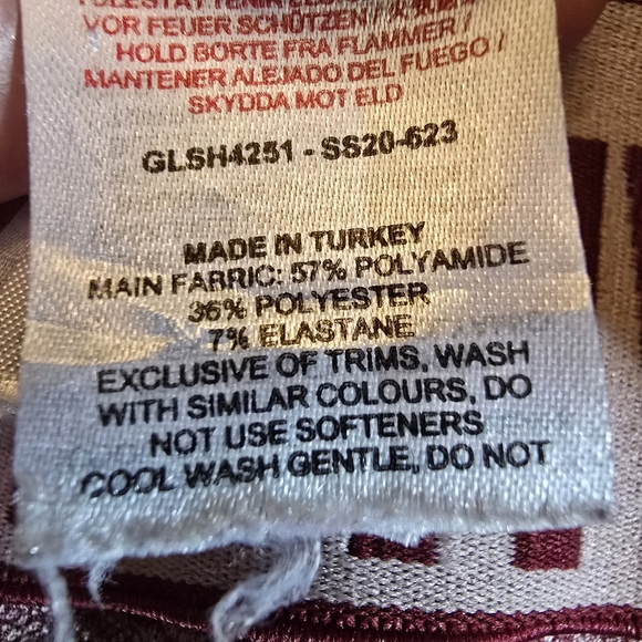 Gymshark Womens Flex Biker Shorts In Cletet Red Size M Activewear Casual - Picture 9 of 9